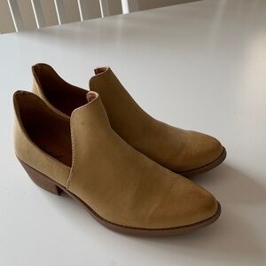 Qupid Tan Ankle Booties